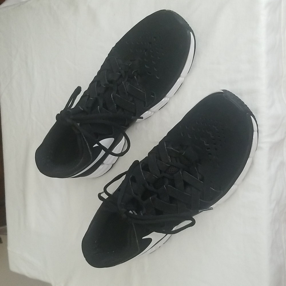 Nike Lunar Fingertrap TR black with white size 9.5